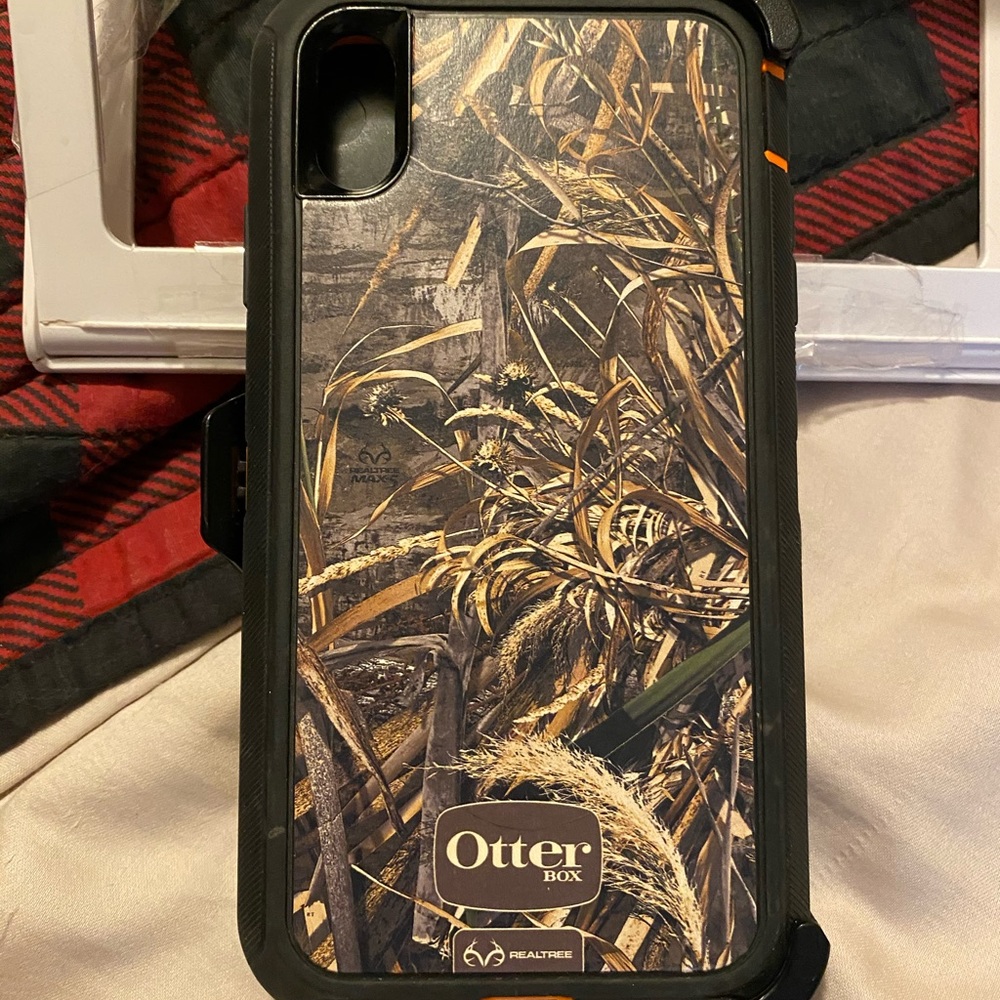 Camouflage IPhone XS Max otter box